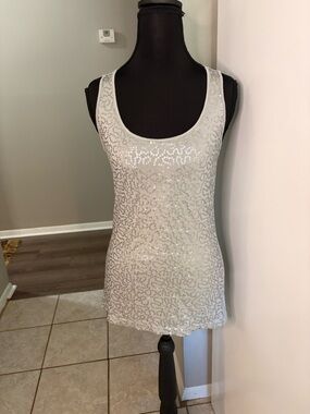 Grey tank top with swirl patterned sequins